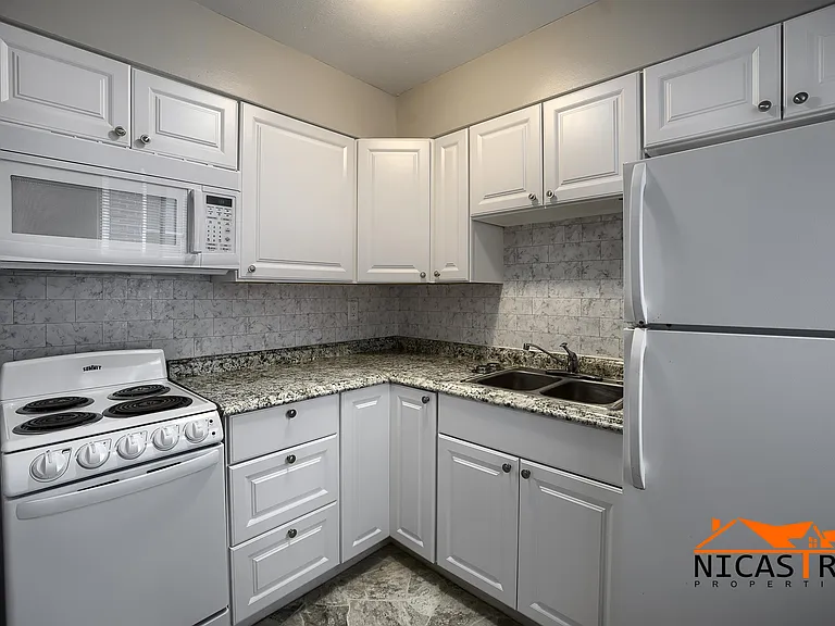 215 E Lane Ave #D — Photo 21