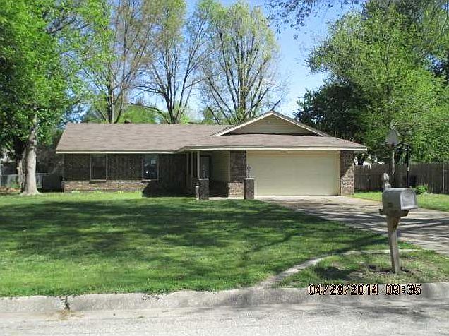 1st image of 2703 Highland Cir