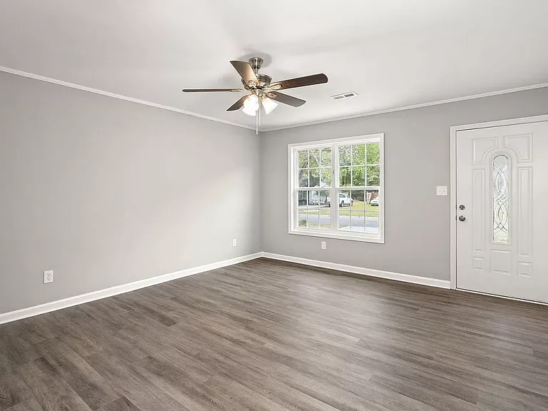 426 Longleaf Dr — Photo 19