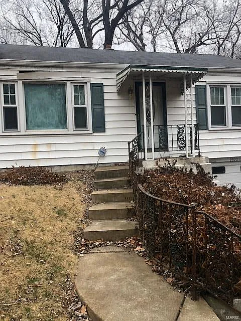 9920 Valley Dr photo 1