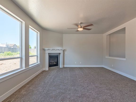 5th image of 12053 W Hiawatha Dr
