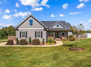 124 Tranquility Ln, Harmony, NC 28634