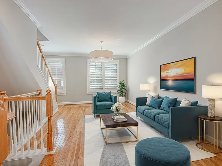 2608 S Kenmore Ct — Photo 12
