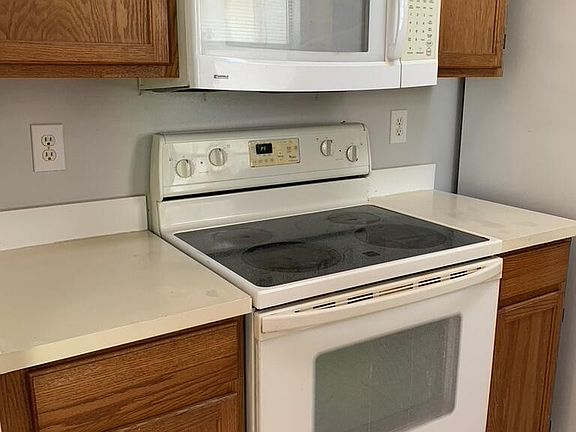 3rd image of 1179 Saturn St SE