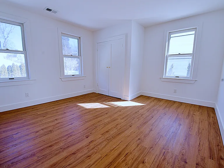 16 Clarke St — Photo 7