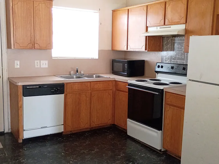 4503 Deek Dr — Photo 3