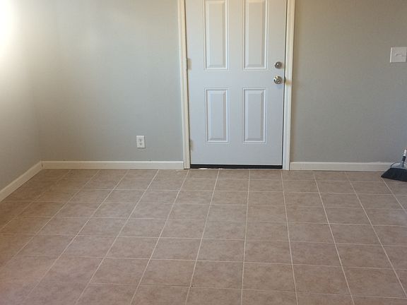 Living room + front door 