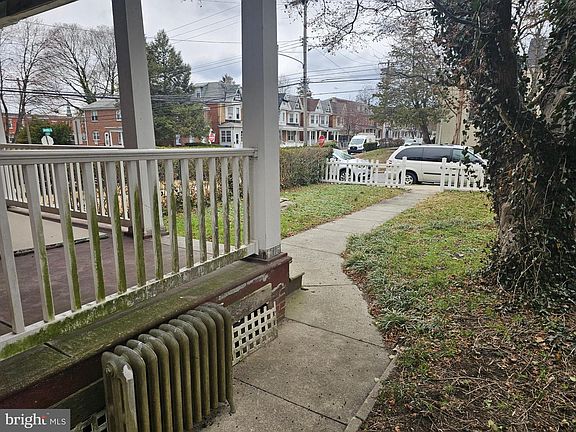 5th image of 902 Arch St