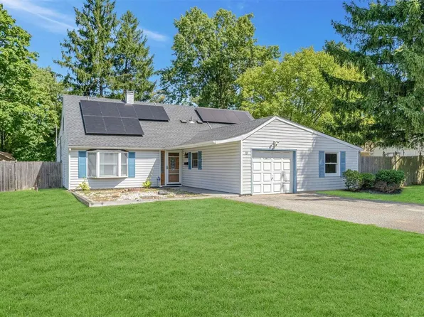 19 Slate Lane, Islandia, NY 11749