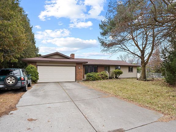 2nd image of 1121 S Glenbrook Ct