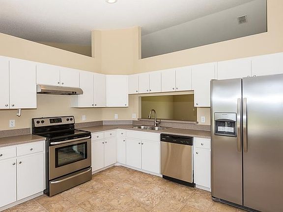 3rd image of 8335 Greystone Dr