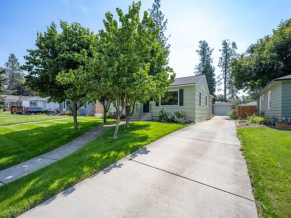 4th image of 1304 E 39th Ave