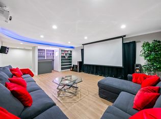 3716 Crownridge Dr, Sherman Oaks, CA 91403
