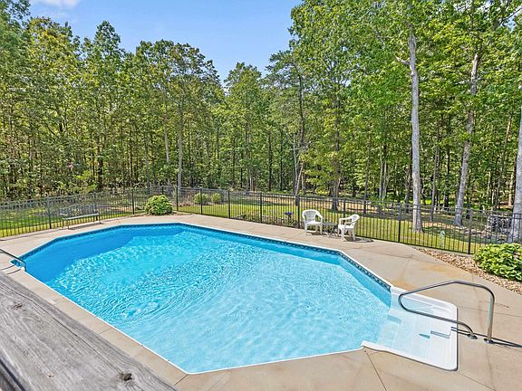 2nd image of 443 Tatum Gulf Rd