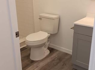 906 E Minnesota Ave UNIT B, Deland, FL 32724