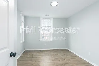 8 Pond St — Photo 9
