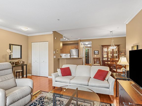 3rd image of 6238 Logan Ln