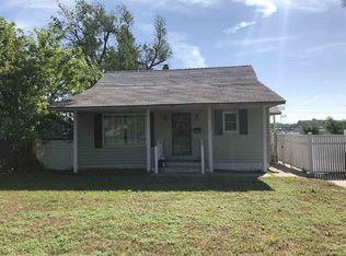 1902 Bond Cir, Dodge City, KS 67801
