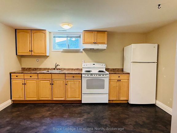 5th image of 373 Peel St Unit B