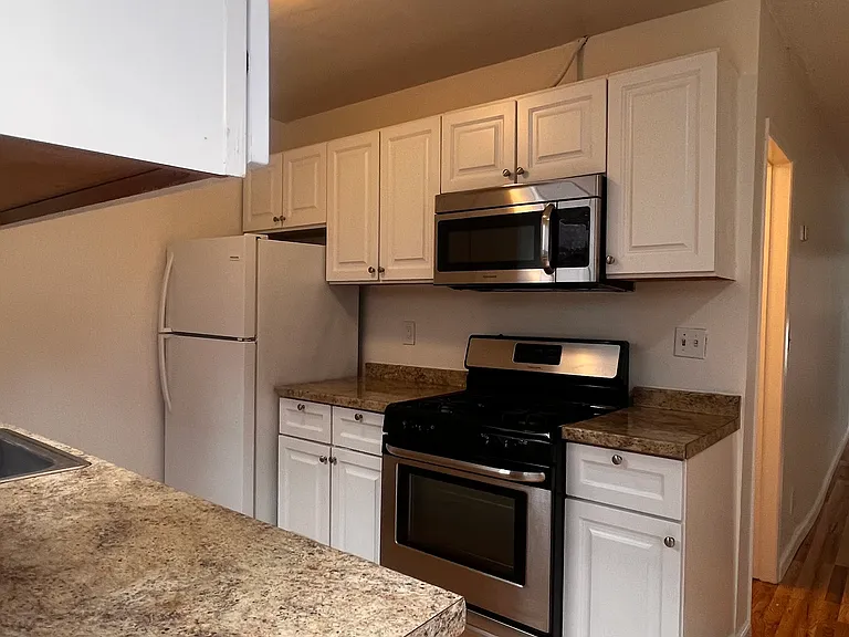 3562 Mentone Ave — Photo 11