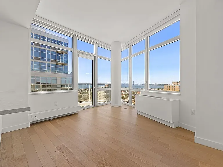 1 Ocean Dr #E19E — Photo 3