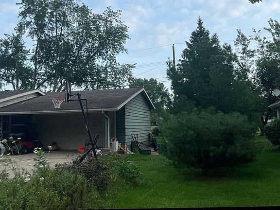 2nd image of 1612 Connecticut St