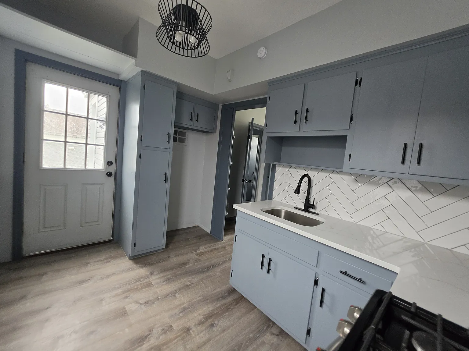 3 bed, 1.5 bath, 1200 sqft, $2,700 — Photo 3