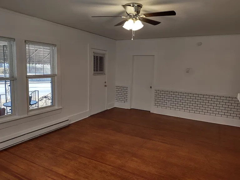 402 N Main St — Photo 10