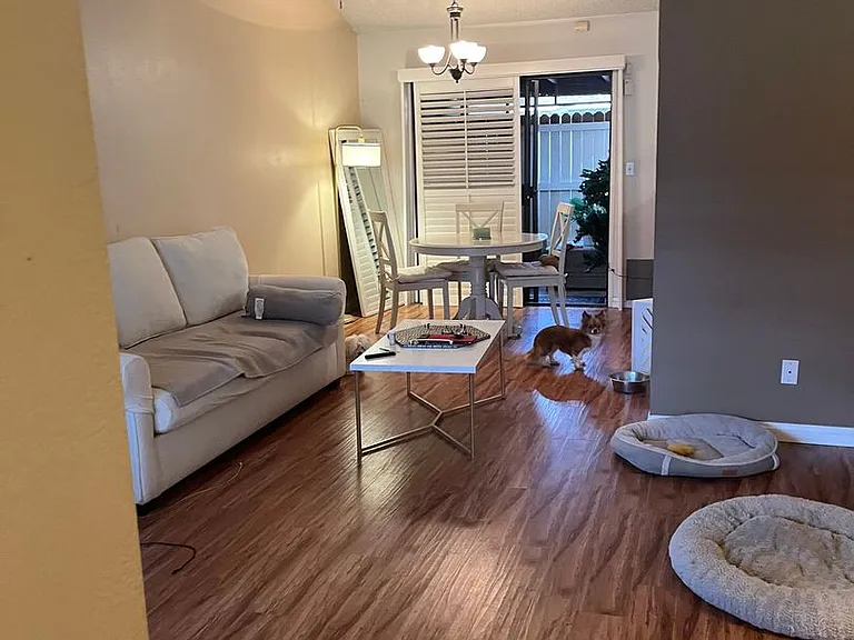 600 New Stine Rd #19 — Photo 3