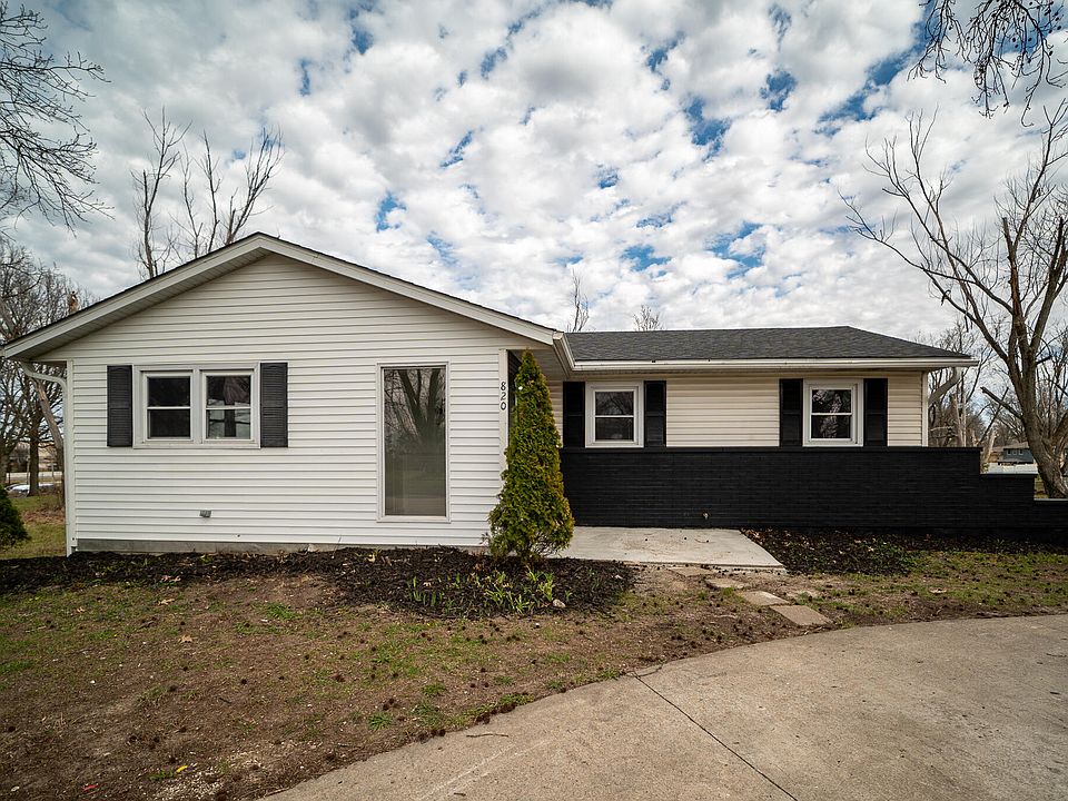 1st image of 820 N West Park Ln