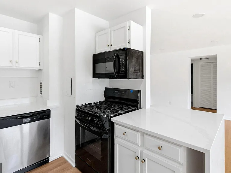 431 N Armistead St #307 — Photo 12