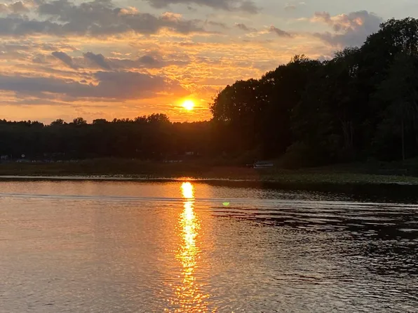 8337 Wilkinson Lake St, Delton, MI 49046