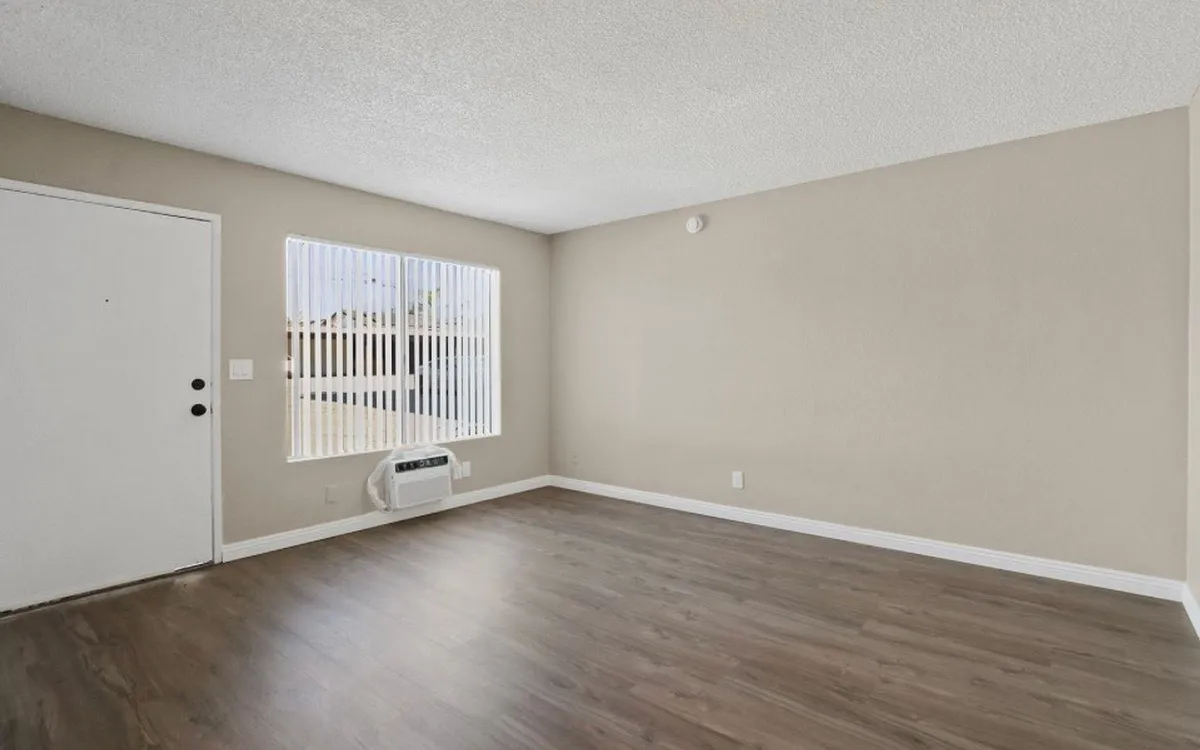 Building Photo - 1356 W Stoneridge Ct.
