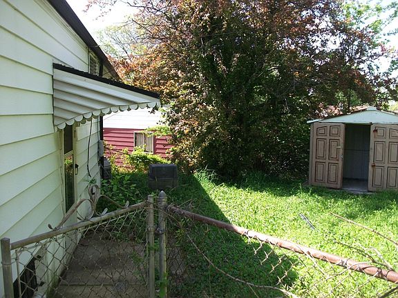 5th image of 241 McAlpine Dr