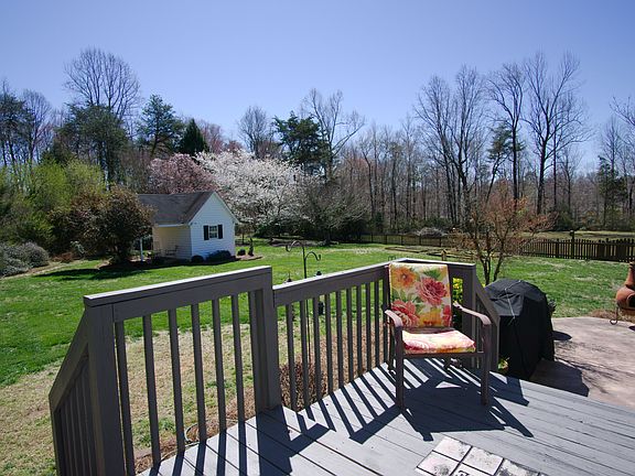 4th image of 2901 Latta Dr