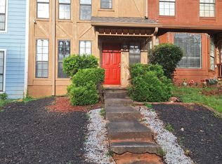 867 Brandy Oaks Ln, Stone Mountain, GA 30088