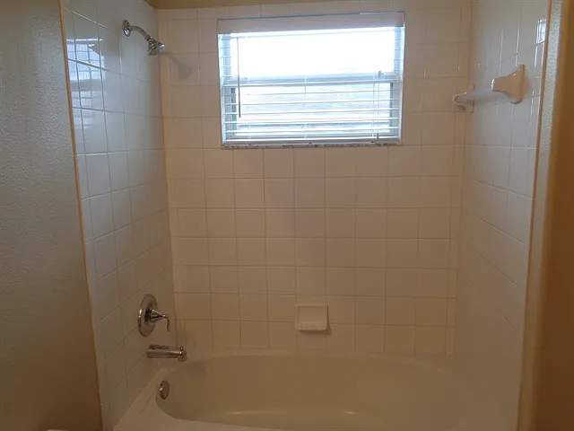 15403 Quail Woods Pl — Photo 21