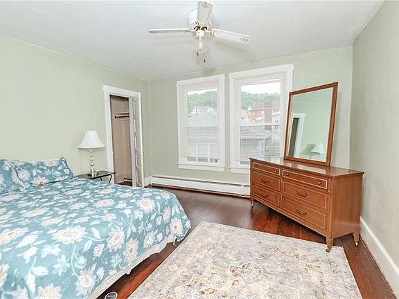 3rd image of 234 6th St