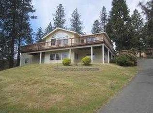 220 Mallory Heights Dr, Grants Pass, OR 97526