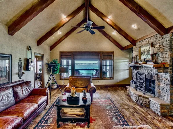 2504 Century Oak Dr #304, Graford, TX 76449