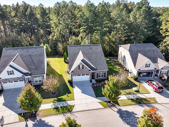 5th image of 76949 Gauley Dr