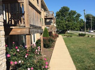 981 Old Indian Trl APT 205, Aurora, IL 60506