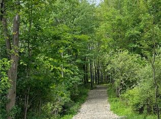 13660 Mayfield Rd, Chardon, OH 44024