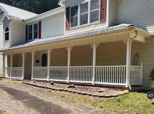 1086 Sharon St, Grundy, VA 24614