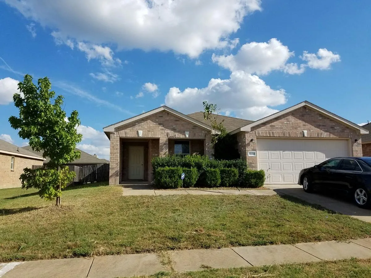 3 bed, 1668 sqft, $2,190 — Photo 1