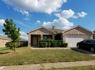 1322 Hayes St, Cedar Hill, TX 75104
