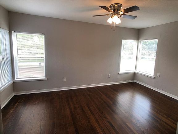 4th image of 4705 Park Dr