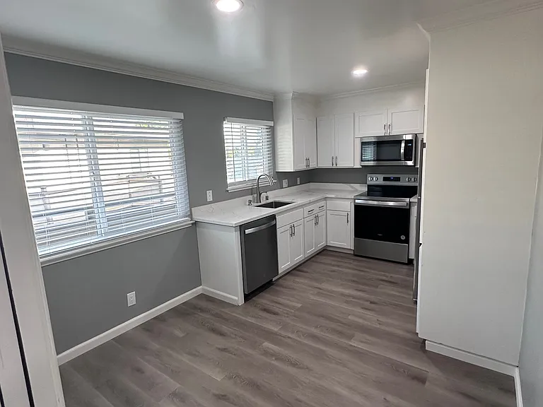912 El Camino Real #13 — Photo 3