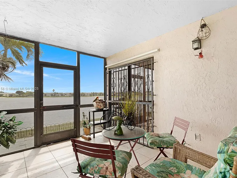 800 Independence Dr — Photo 27