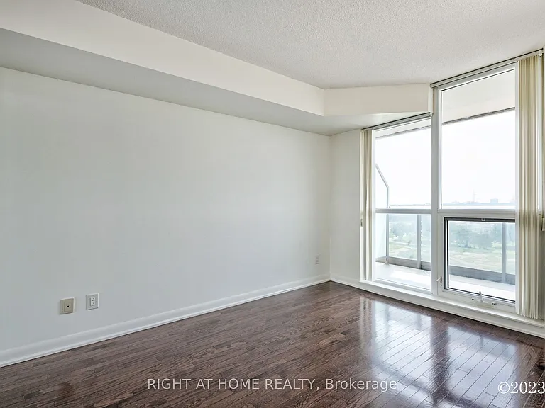 5793 Yonge St #1009 — Photo 11
